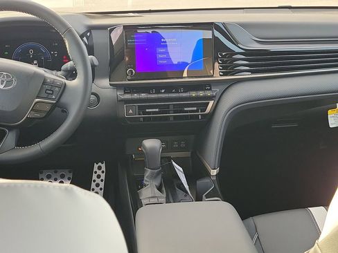 New 2026 Toyota Camry SE image 28