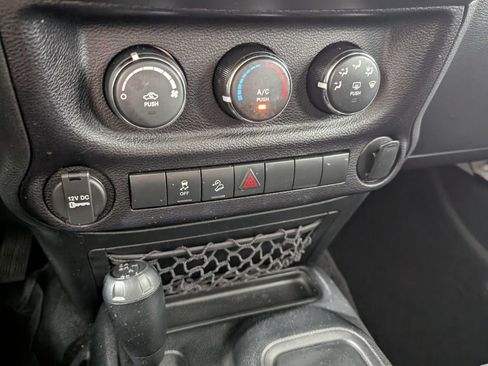 Used 2016 Jeep Wrangler Sport image 19