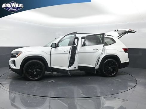 Used 2026 Volkswagen Atlas SE FWD image 28