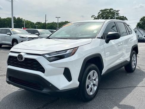 Used 2023 Toyota RAV4 LE FWD image 7