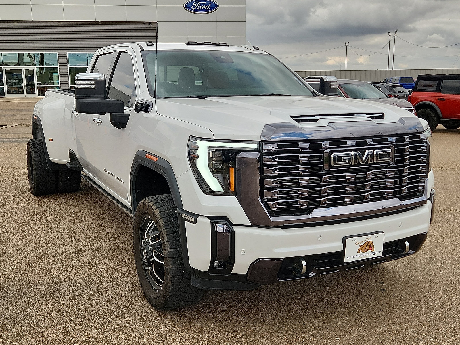 Used 2024 GMC Sierra 3500 Denali Ultimate AWD/4WD image 6