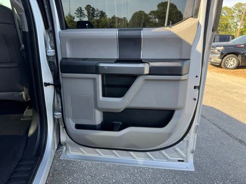 Used 2018 Ford F150 XLT AWD/4WD image 11