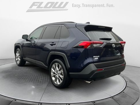 Used 2019 Toyota RAV4 XLE Premium w/ Phone Cable & Charge Package image 6