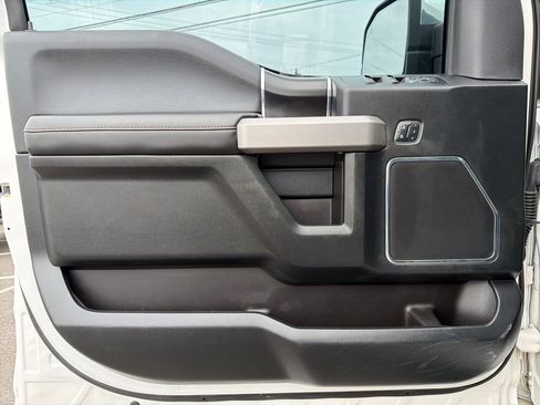 Used 2018 Ford F150 Platinum w/ Equipment Group 701A Luxury image 32