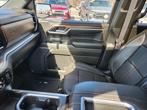 Used 2022 Chevrolet Silverado 1500 High Country image 15