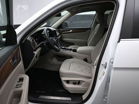 New 2026 Volkswagen Atlas SE FWD image 9