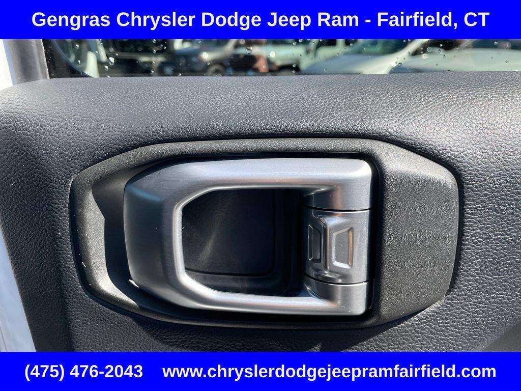 Used 2019 Jeep Wrangler Unlimited Sahara AWD/4WD image 24