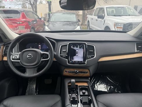 Used 2025 Volvo XC90 B6 Ultra image 23