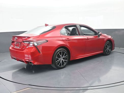 Used 2021 Toyota Camry SE FWD image 6