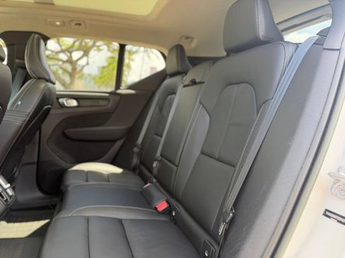 Used 2023 Volvo XC40 B4 Plus w/ Driver Assist Package FWD image 16