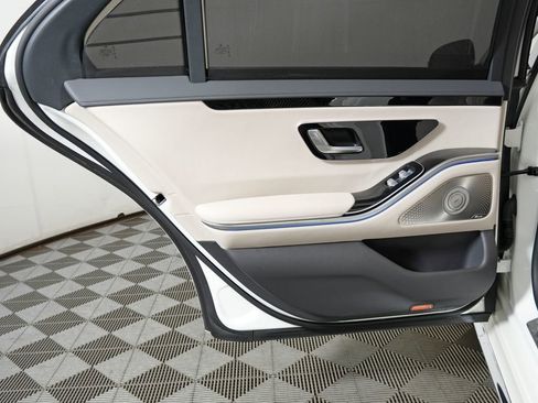 Certified 2022 Mercedes-Benz S 500 4MATIC image 31