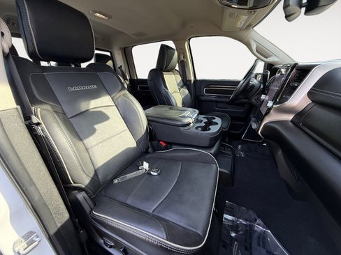 Used 2024 RAM 2500 Laramie image 19