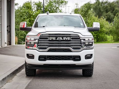 Used 2026 RAM 2500 Laramie AWD/4WD image 9