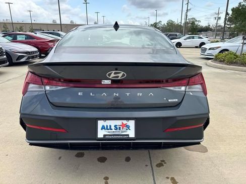 New 2026 Hyundai Elantra SEL FWD image 9