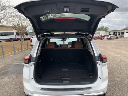 New 2026 Nissan Rogue Platinum image 5