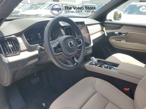 Used 2026 Volvo XC90 B6 Plus w/ Protection Package Premier AWD/4WD image 15