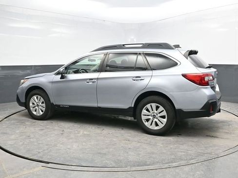 Used 2018 Subaru Outback 2.5i Premium image 4
