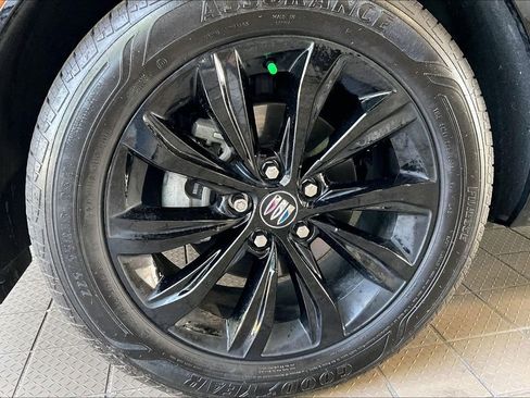 Used 2024 Buick Envista Sport Touring w/ Convenience I Package FWD image 31