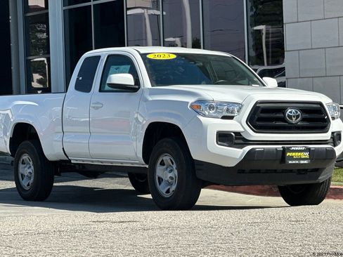 Used 2023 Toyota Tacoma SR image 1