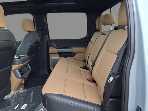 New 2026 Ford F350 Lariat w/ Black Appearance Package image 5