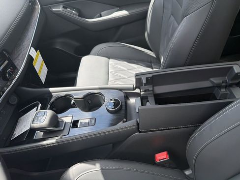 New 2026 Nissan Rogue Platinum AWD/4WD image 24