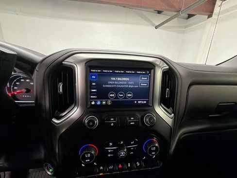 Used 2022 Chevrolet Silverado 1500 RST w/ LPO, Blackout Package AWD/4WD image 13