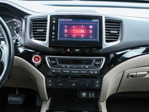 Used 2016 Honda Pilot Elite image 21