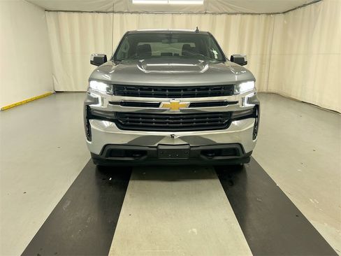 Used 2020 Chevrolet Silverado 1500 LT w/ Convenience Package image 3
