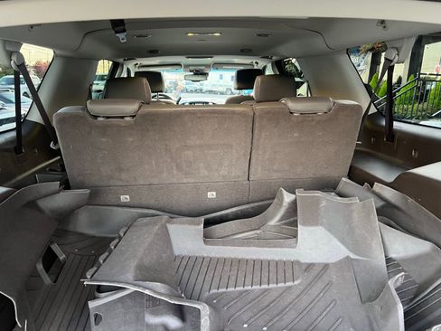 Used 2019 GMC Yukon XL Denali image 13