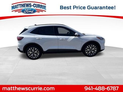 Certified 2020 Ford Escape Titanium w/ Titanium Premium Package 2.0 image 3