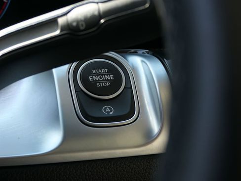 Used 2022 Mercedes-Benz GLB 250 4MATIC image 19