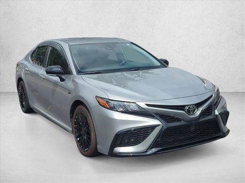 Used 2023 Toyota Camry SE w/ Convenience Package FWD image 3
