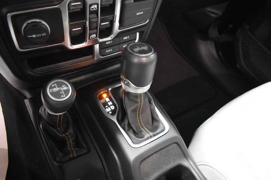 Used 2022 Jeep Wrangler Unlimited Sahara AWD/4WD image 20