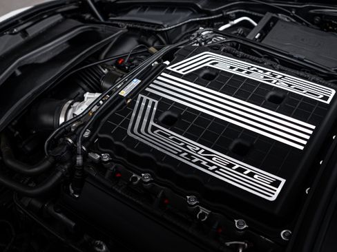 Used 2017 Chevrolet Corvette Z06 w/ Chrome Badge Package image 23