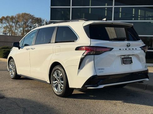 Used 2023 Toyota Sienna XSE image 6