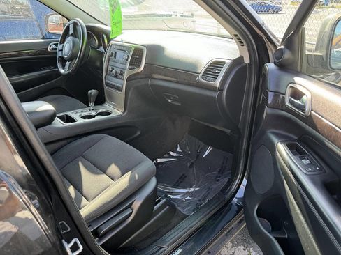 Used 2011 Jeep Grand Cherokee Laredo AWD/4WD image 6