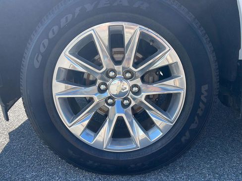 Used 2019 Chevrolet Silverado 1500 LTZ w/ LTZ Premium Package AWD/4WD image 41