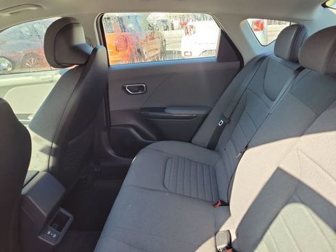 Used 2025 Kia K4 EX image 27