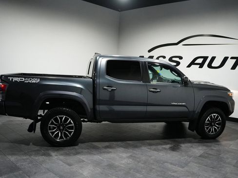 Used 2020 Toyota Tacoma TRD Sport w/ TRD Premium Sport Package image 13