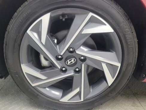 Used 2025 Hyundai Elantra SEL FWD image 31