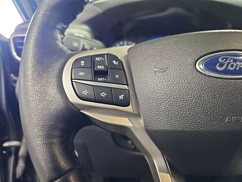 Used 2023 Ford Explorer XLT w/ Equipment Group 202A AWD/4WD image 17