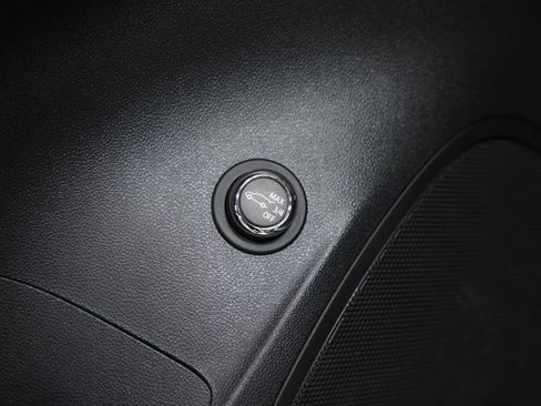 Used 2023 Buick Envision Avenir image 26