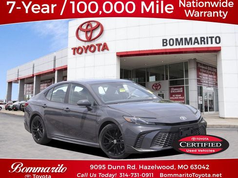 Certified 2025 Toyota Camry SE FWD image 1