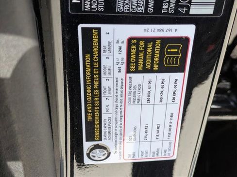 Used 2025 Mercedes-Benz GLS 450 4MATIC image 15