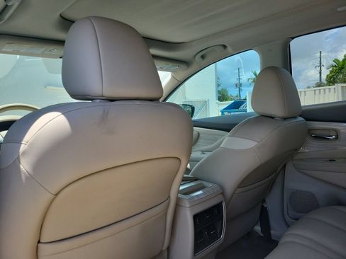 Used 2017 Nissan Murano Platinum w/ Platinum Technology Package FWD image 19