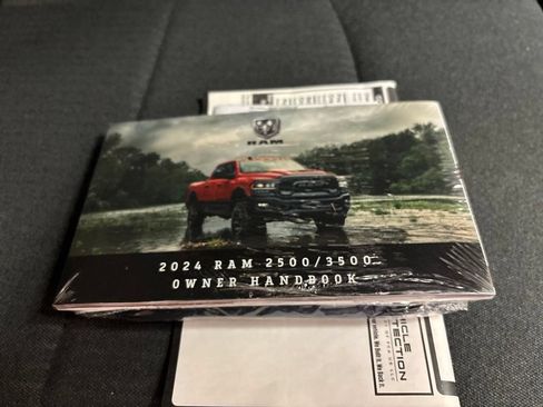 Used 2024 RAM 2500 Tradesman w/ Chrome Appearance Group AWD/4WD image 33