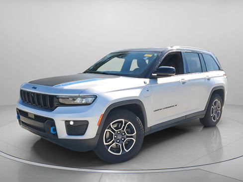 Certified 2022 Jeep Grand Cherokee Trailhawk image 2