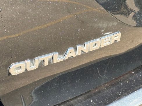 Used 2022 Mitsubishi Outlander SEL image 12