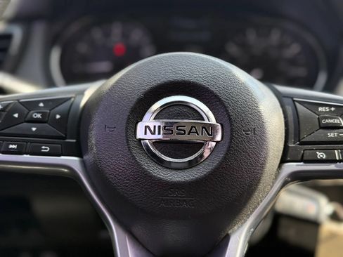 Used 2017 Nissan Rogue S AWD/4WD image 29