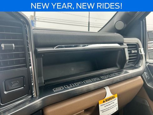 New 2026 Ford F250 Lariat w/ Black Appearance Package image 38